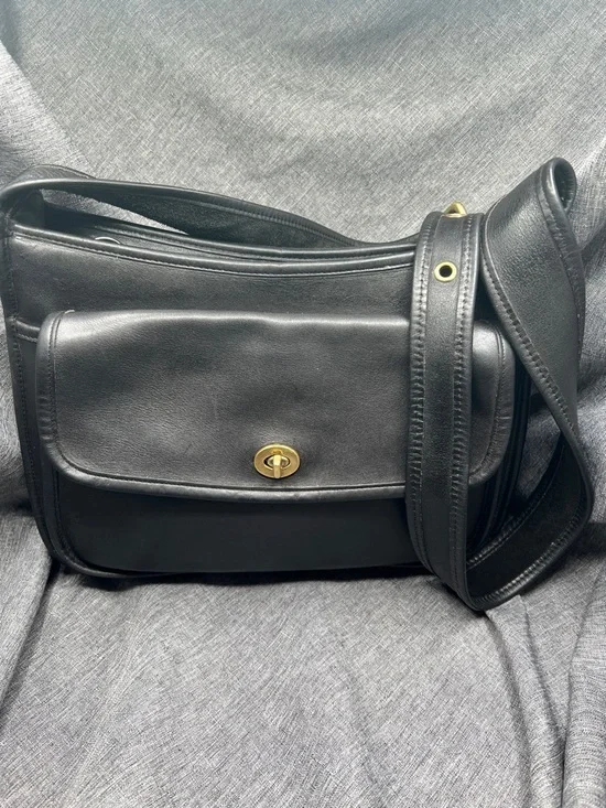 Coach Vintage Taft Black Leather Crossbody 9980 Bag with Brass-Tone Turn Lock - Picture 3 of 16